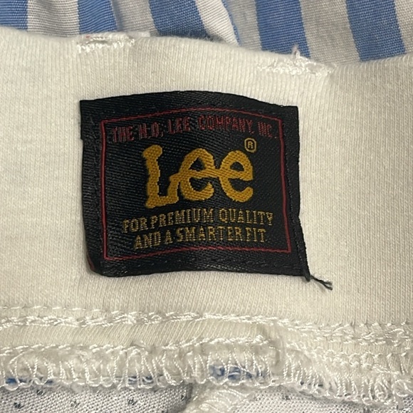 LEE Women’s Skort Blue White Stripe Mid Rise Comfort WaistBand MIDI Size 22M - Picture 8 of 9